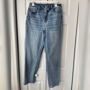AE mom jean 8L